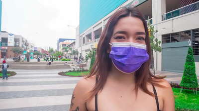 وصل VENEZUELAN IMMIGRANT مؤخرًا إلى بيرو ، سائق سيارة أجرة ابتزاز